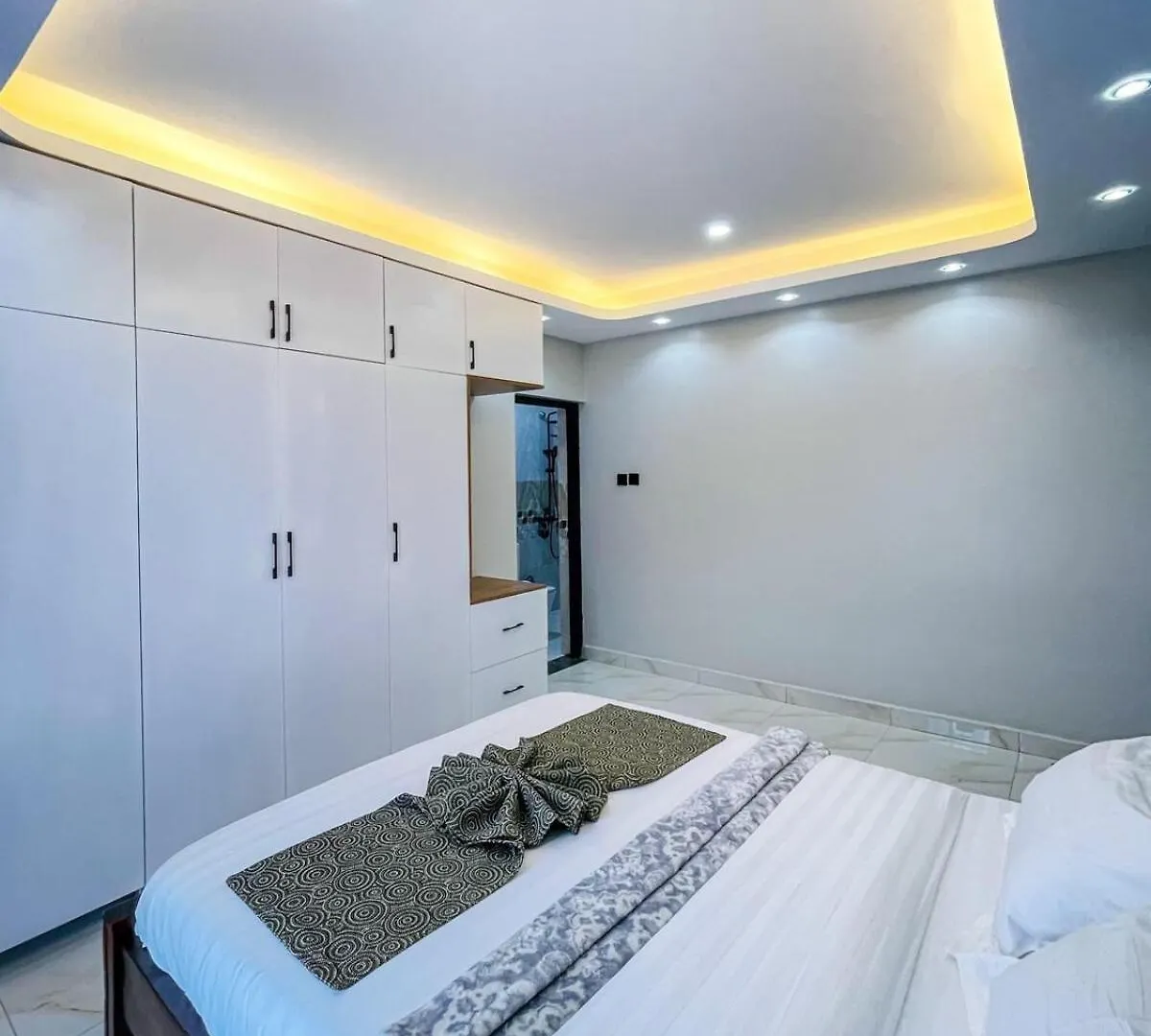 Hilltop Universal Residence 坎帕拉